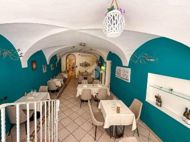 Locale commerciale in Vendita