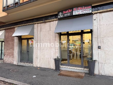 Locale commerciale in Vendita