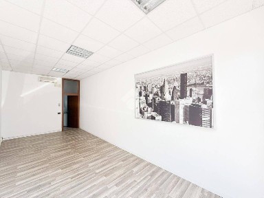 Locale commerciale in Vendita