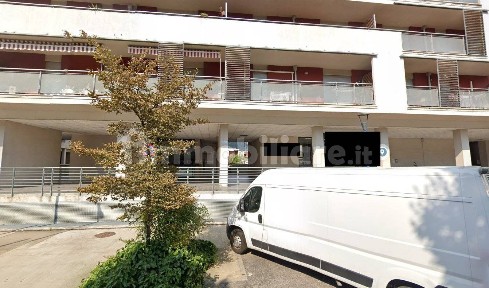 Negozio all'asta corso Luigi Bazoli 39, Brescia