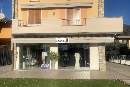 Locale commerciale in Vendita