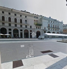 Brescia, Loggia - Garibaldi, Piazza della Vittoria