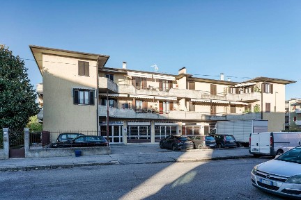 Locale commerciale in Vendita