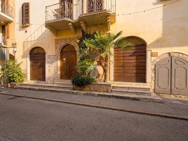 Gavardo, Via Capoborgo, 11