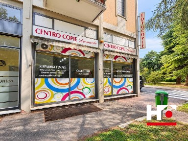 Locale commerciale in Vendita