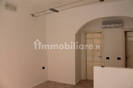 Locale commerciale in Vendita