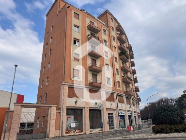 Locale commerciale in Vendita