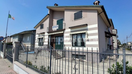 Borgo San Giacomo, Via Gabiano
