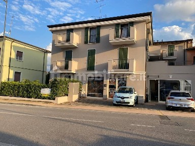 Locale commerciale in Vendita