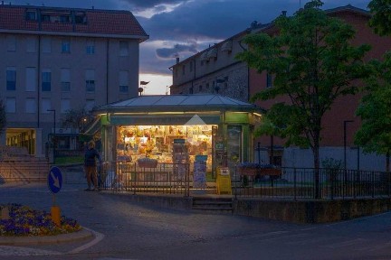 Locale commerciale in Vendita