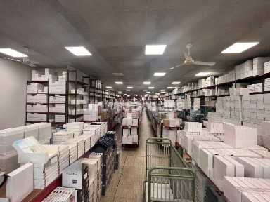 Locale commerciale in Vendita