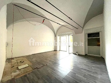 Locale commerciale in Vendita