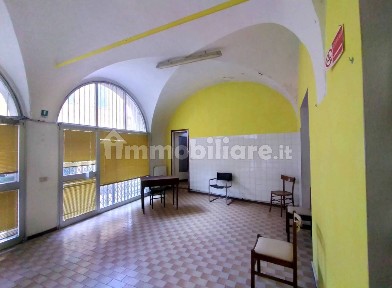 Locale commerciale in Vendita