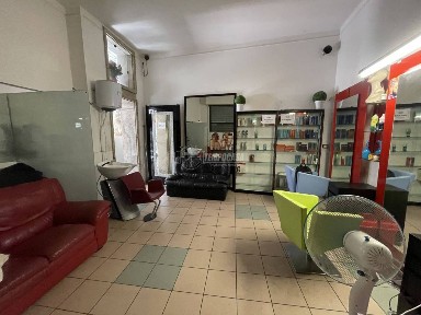 Locale commerciale in Vendita