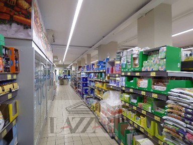 Locale commerciale in Vendita