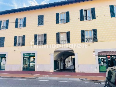 Locale commerciale in Vendita