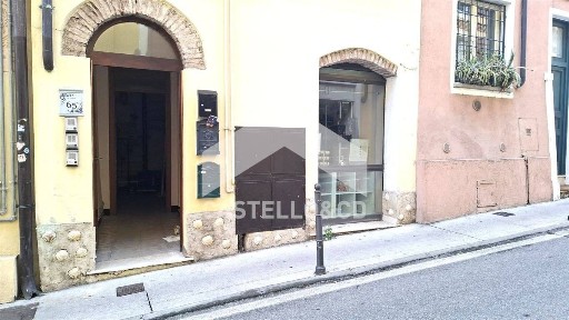 Locale commerciale in Vendita