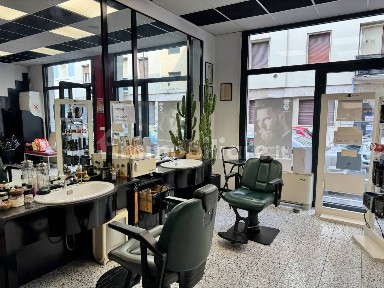 Locale commerciale in Vendita