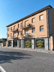 Locale commerciale in Vendita