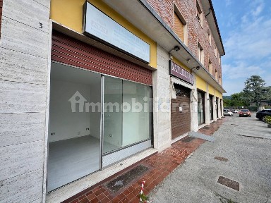 Locale commerciale in Vendita