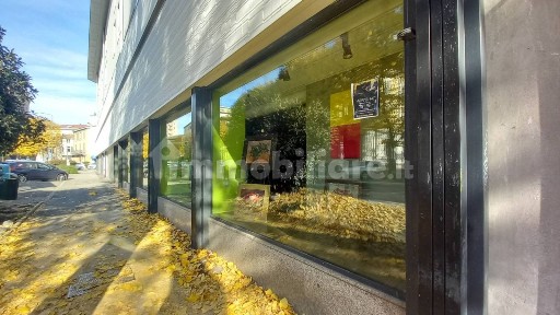 Locale commerciale in Vendita