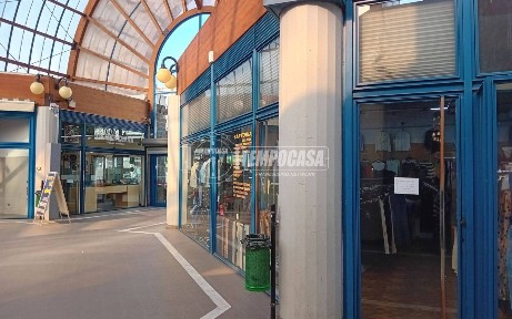 Locale commerciale in Vendita