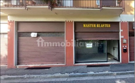 Locale commerciale in Vendita