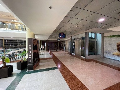 Locale commerciale in Vendita