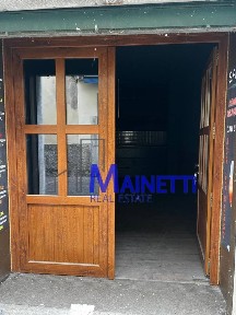 Locale commerciale in Vendita