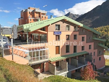 Locale commerciale in Vendita