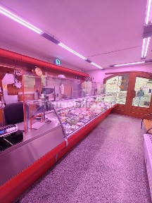 Macelleria con laboratorio in Vendita