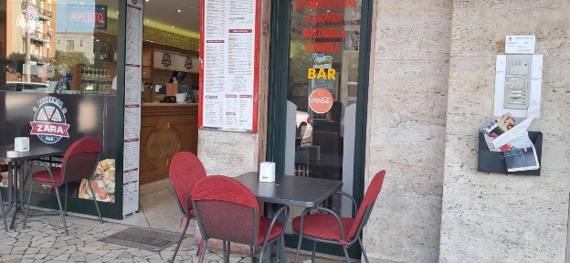 Locale commerciale in Vendita