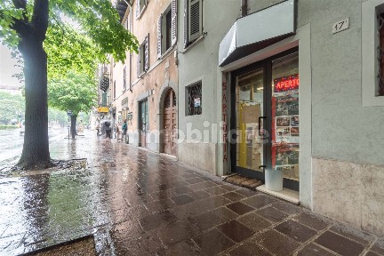 Locale commerciale in Vendita