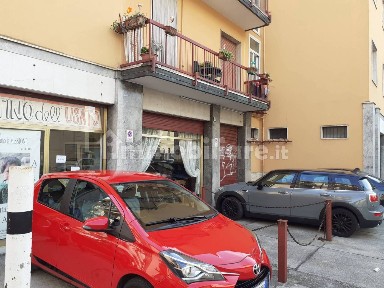 Locale commerciale in Vendita