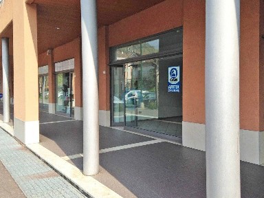 Locale commerciale in Vendita