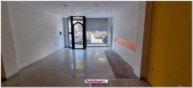 Locale commerciale in Affitto