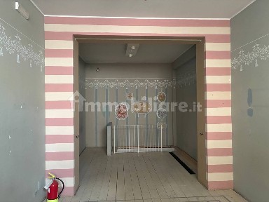 Locale commerciale in Affitto