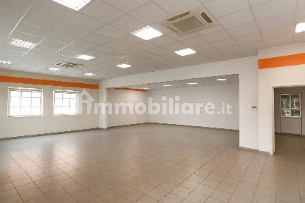 Capannone in Vendita