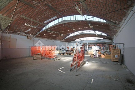 Capannone in Vendita
