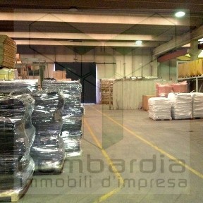 Capannone in Affitto