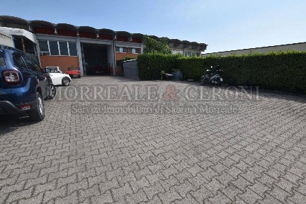 Capannone in Vendita
