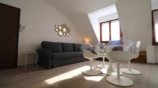 Bilocale ottimo stato, secondo piano, Villa Fiorita, Prato