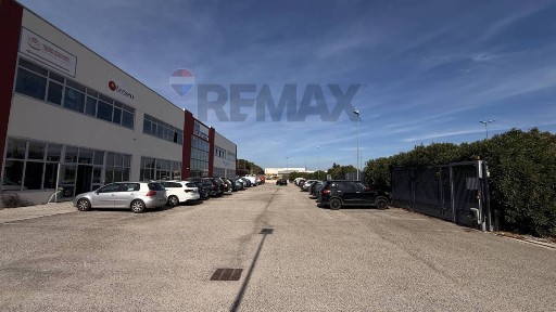 Locale commerciale in Affitto