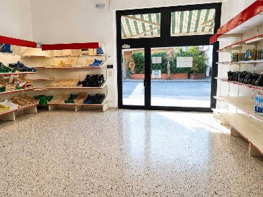 Locale commerciale in Affitto
