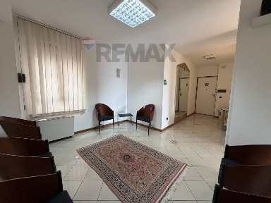 Locale commerciale in Affitto
