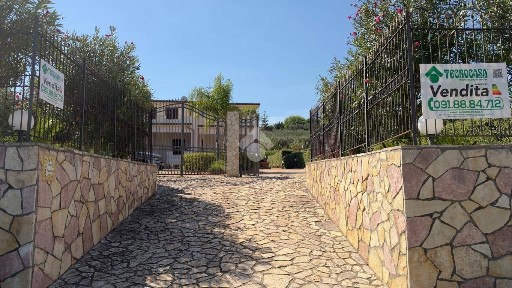 Villa bifamiliare Contrada Puma, Trappeto