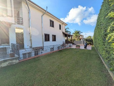 Villa bifamiliare via del Maestrale, Milioti, Carini
