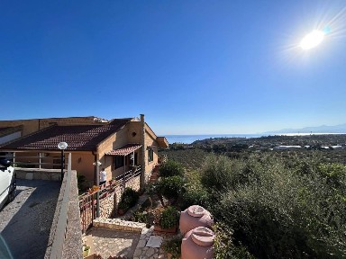 Villa bifamiliare Strada Aci Capraia, Altavilla Milicia