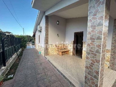 Villa unifamiliare via Atlanta, Torre Muzza, Carini