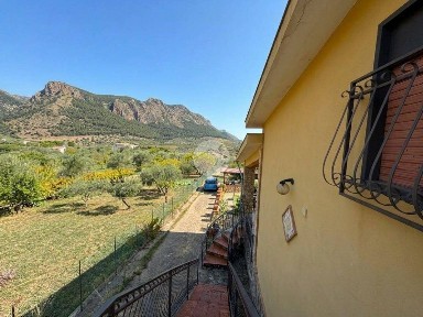 Villa unifamiliare Contrada Spinasanta, Centro, Trabia